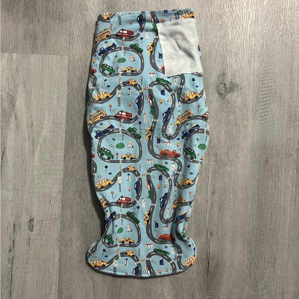Norani Swaddle Blanket with Car Print - Picture 5 of 5